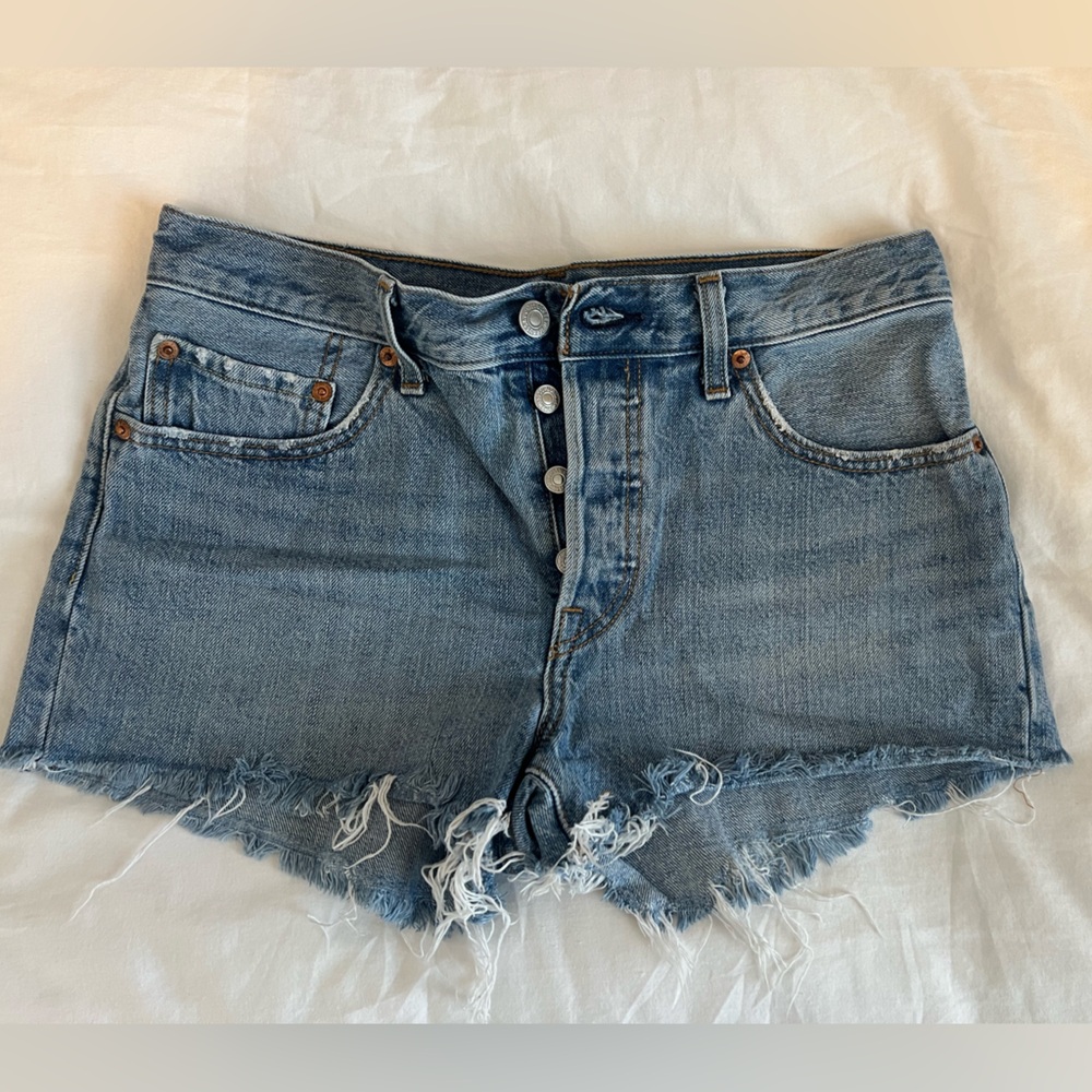 Levi women’s Jean shorts size 27